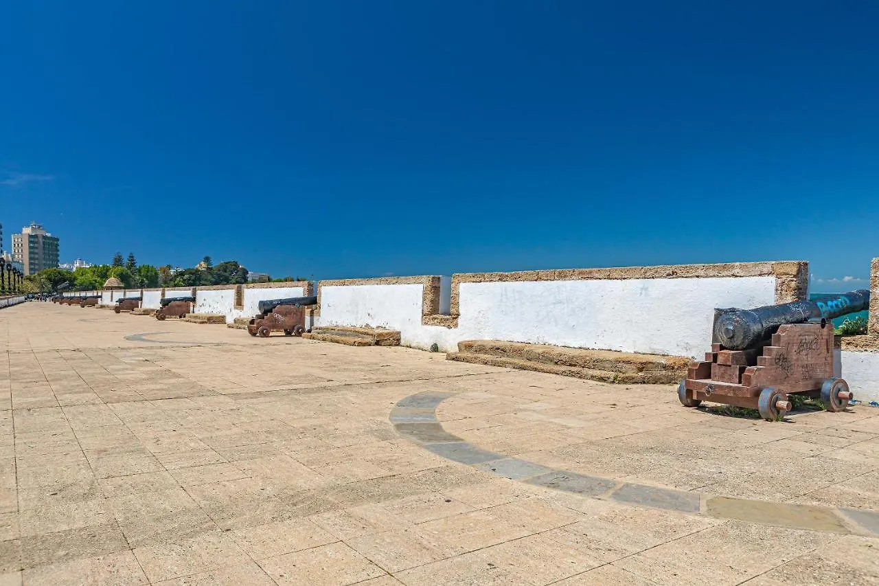 New Use Pz Espana 3 Izquierda Cádiz